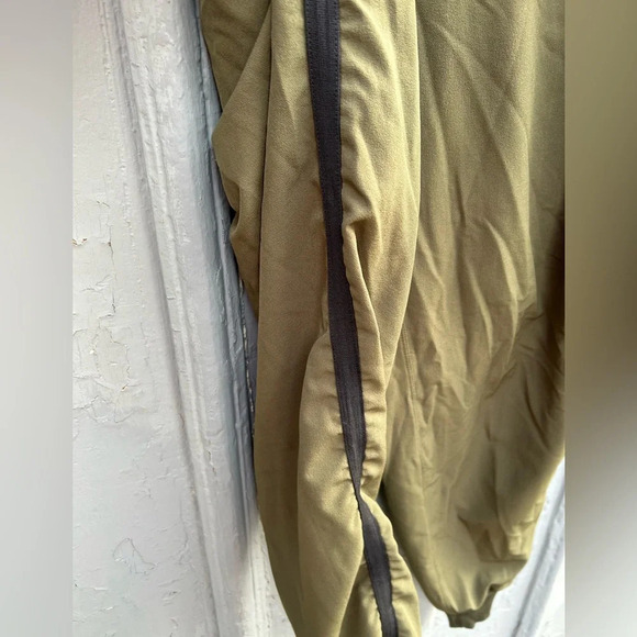 Lole Highlands Side-Stripe Olivie Tech Joggers,  size M - Picture 9 of 13